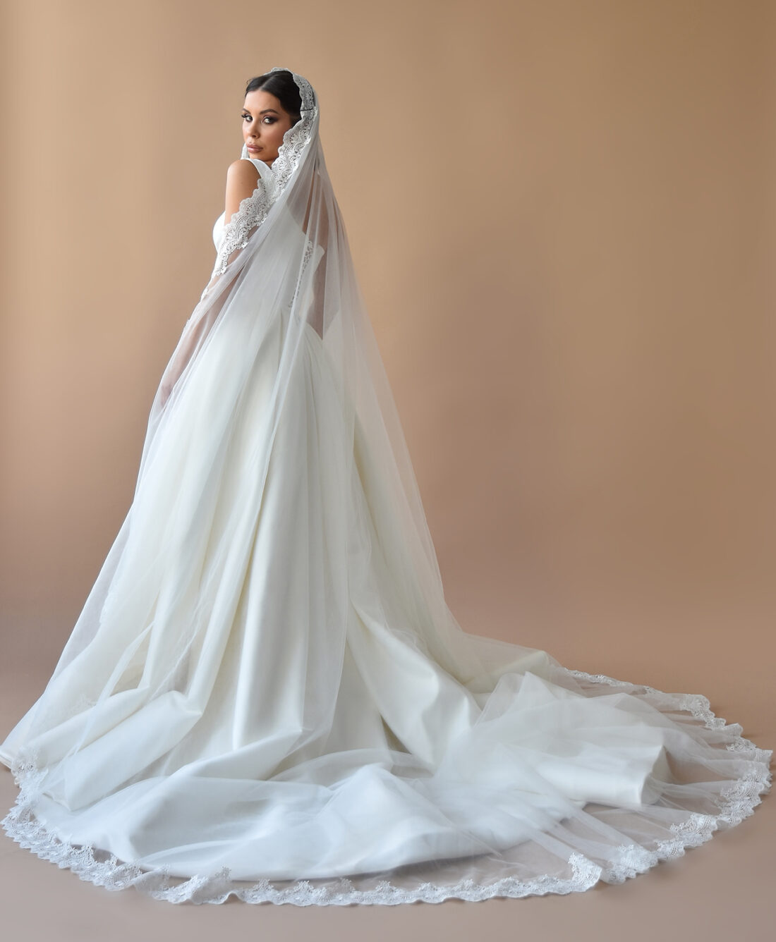 BRIDAL LOOK 073 - Image 4