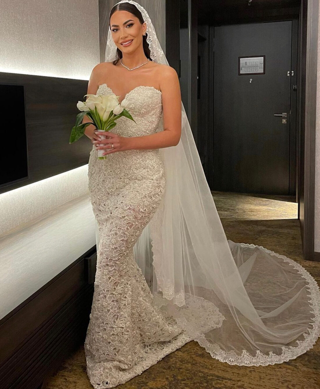 BRIDAL LOOK 089 - Image 4