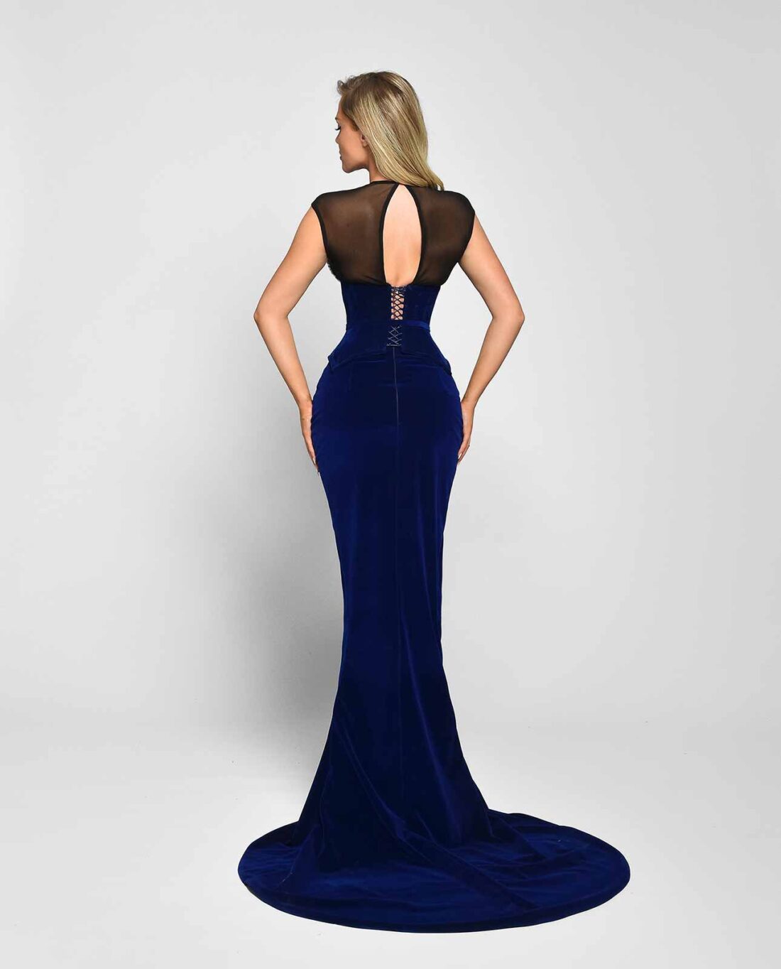 PORTRAIT OF A LADY 004 - Image 3